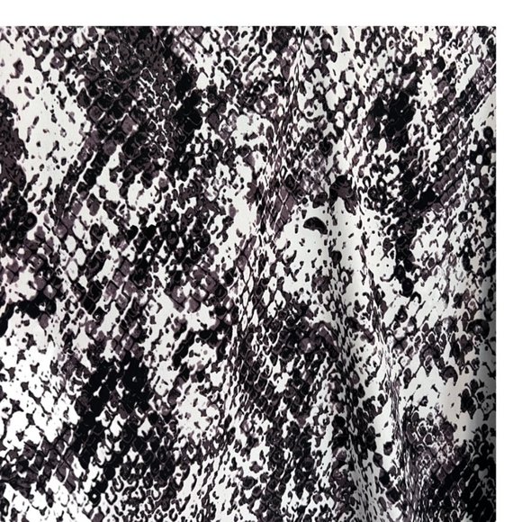 Ellen Tracy Bell Sleeves Animal Print Blouse Size Xl - Picture 4 of 7